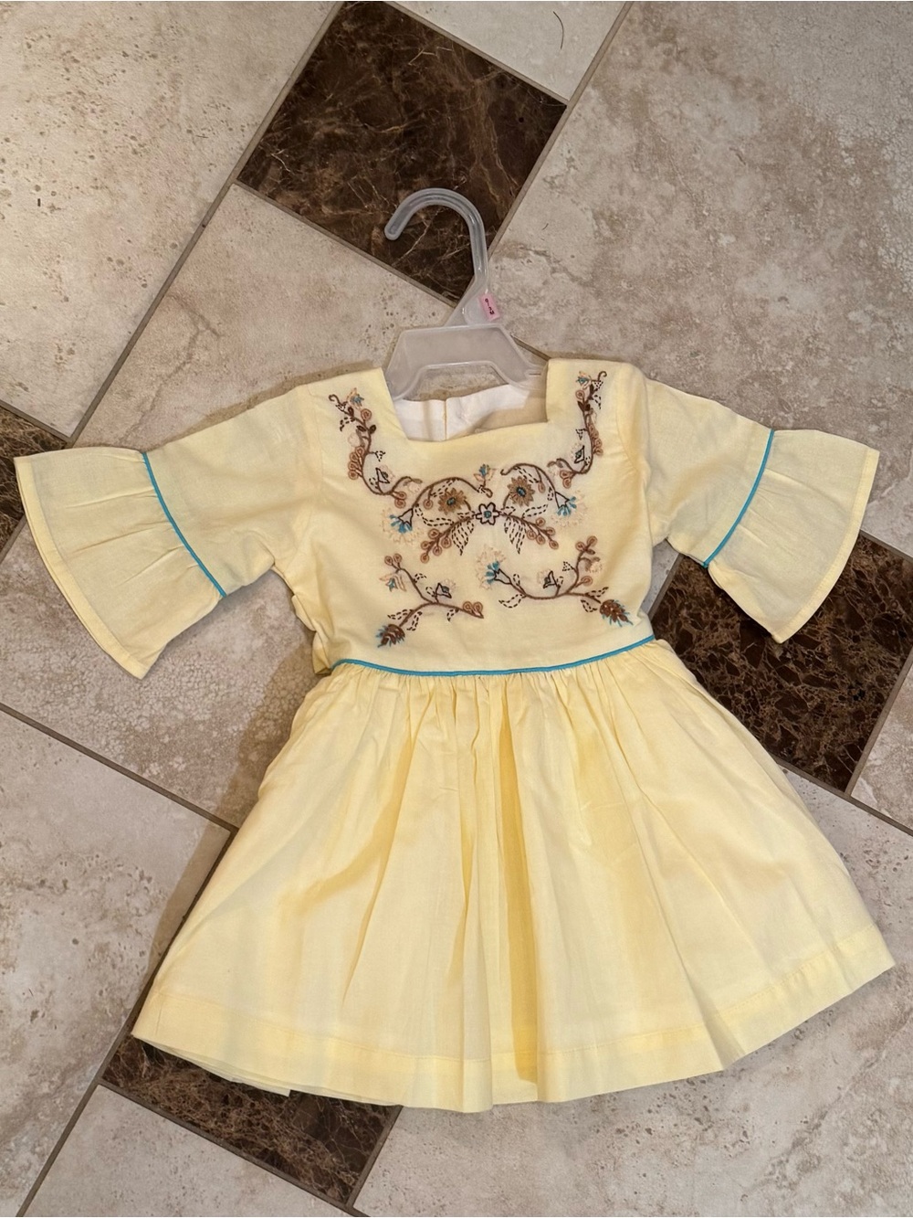 NWOT The Well Dressed Wolf Girls Dress
Size 12 months